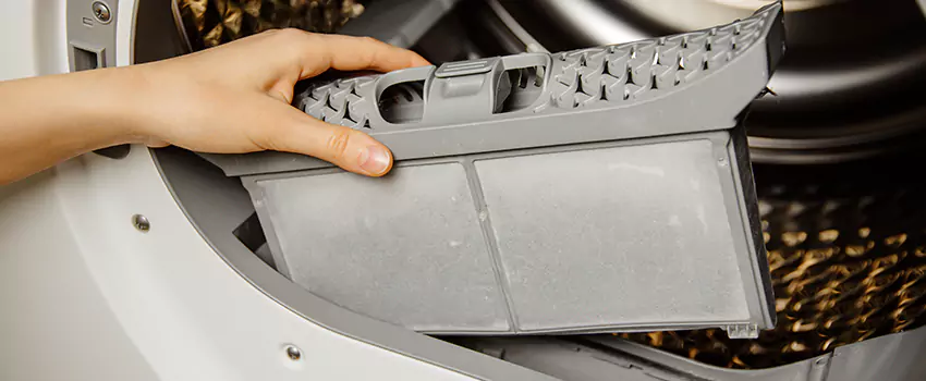 Signs Of A Clogged Dryer Lint Trap in Alafaya, Florida